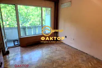 Тристаен апартамент в Пловдив, Въстанически