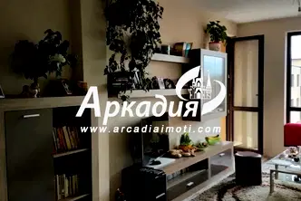 Тристаен апартамент с остъклена тераса в Въстанически, Пловдив