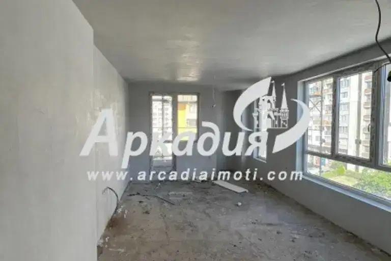 3-bedroom apartment in Plovdiv, Vystanicheski