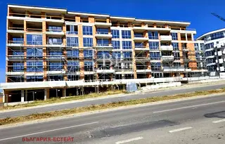 Тристаен апартамент с тераса във Възраждане 1, Варна
