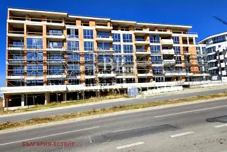 Тристаен апартамент с тераса във Възраждане 1, Варна