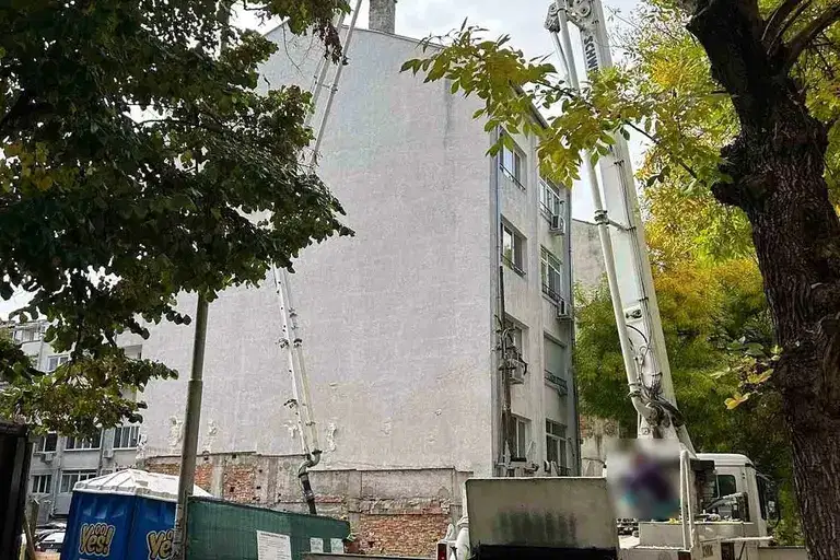 Тристаен апартамент в Бургас, Възраждане