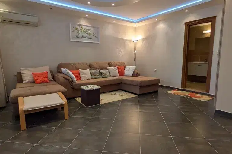 3-bedroom apartment in Burgas, Vyzrajdane