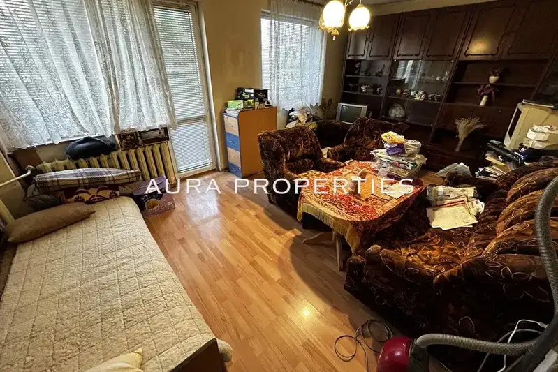 3-bedroom apartment in Раз, Възраждане