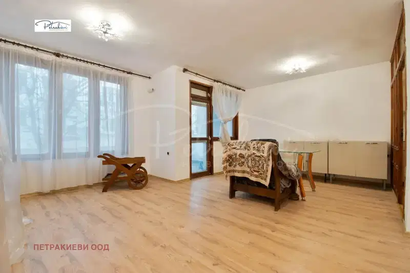 3-bedroom apartment in Burgas, Vyzrajdane