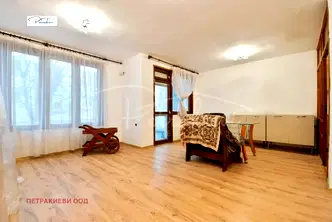 Тристаен апартамент в Бургас, Възраждане