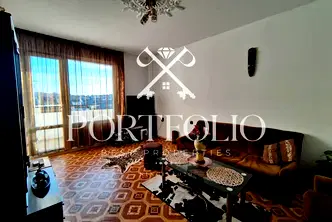Тристаен апартамент с три изложби в кв. Възраждане, Бургас