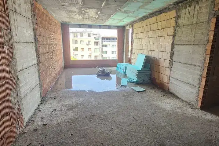 3-bedroom apartment in Kyrdjali, Vyzrojdenci