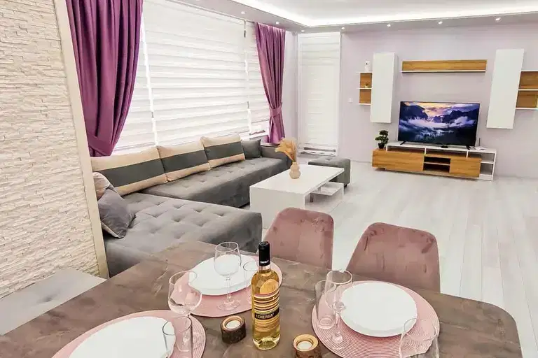 3-bedroom apartment in Kyrdjali, Vyzrojdenci