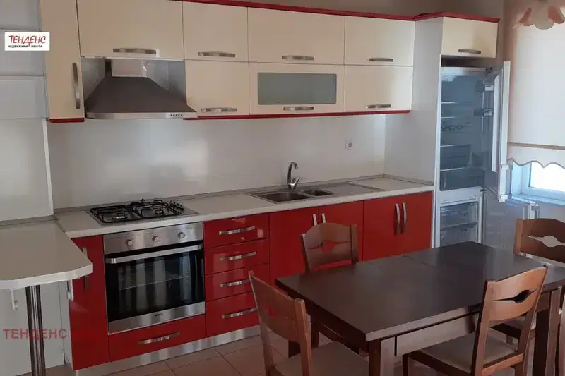3-bedroom apartment in Kyrdjali, Vyzrojdenci