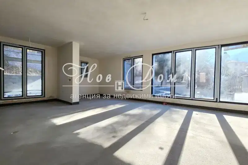 3-bedroom apartment in Sofiya, Kinocentyra