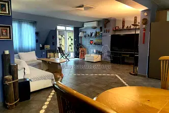 Тристаен апартамент в Русе, Ялта