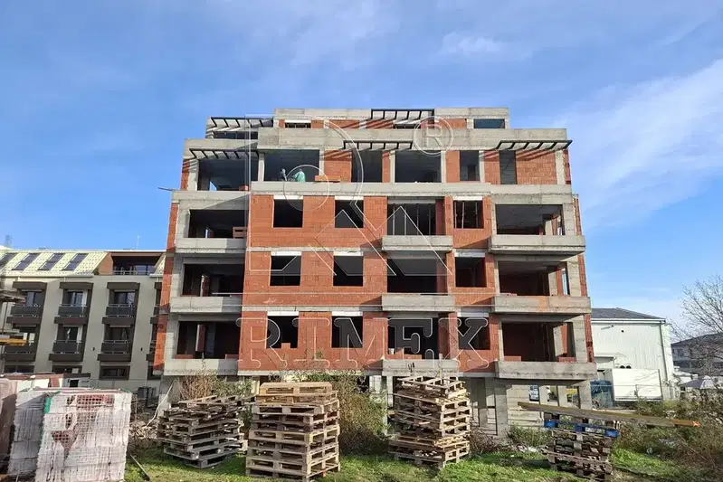 3-bedroom apartment in Plovdiv, Yujen