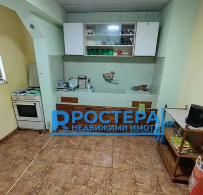 Снимка 2 — Тристаен апартамент в Търговище, Запад 2
