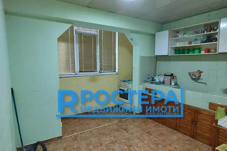 3-bedroom apartment in Tyrgovishte, Zapad 2