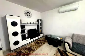 Тристаен апартамент в Търговище, Запад 3