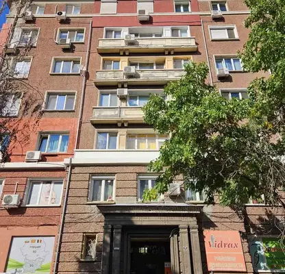 Снимка 2 — Тристаен апартамент в София, Зона Б-19