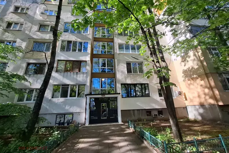 3-bedroom apartment in Sofia, Zona B-5