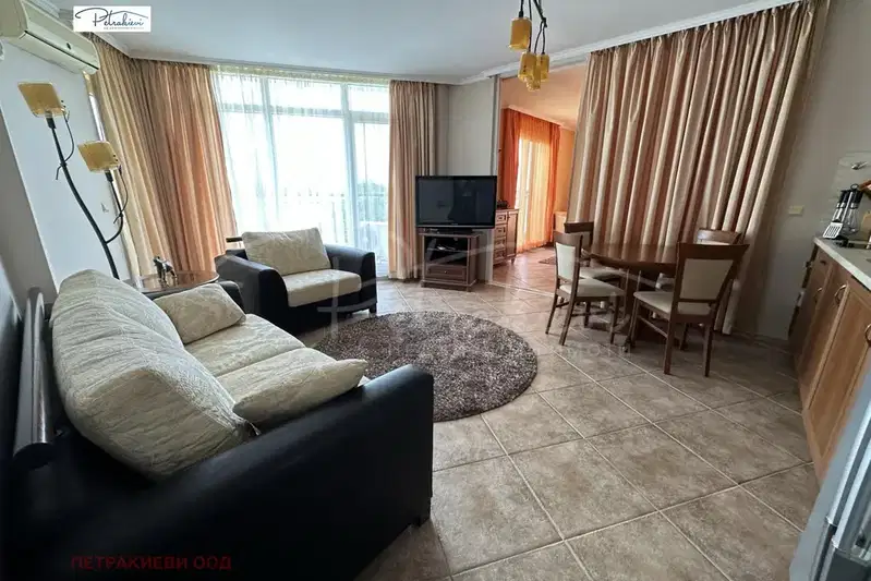 3-bedroom apartment in Burgas, Aheloi