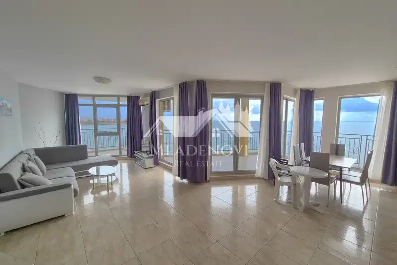 3-bedroom apartment in Oblast Burgas, Aheloi