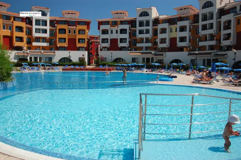3-bedroom apartment in Oblast Burgas, Aheloi