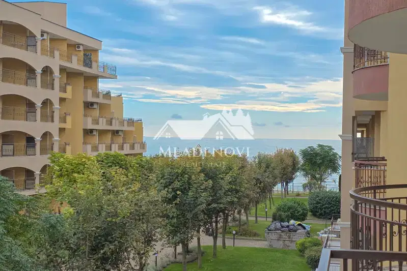 3-bedroom apartment in Oblast Burgas, Aheloi