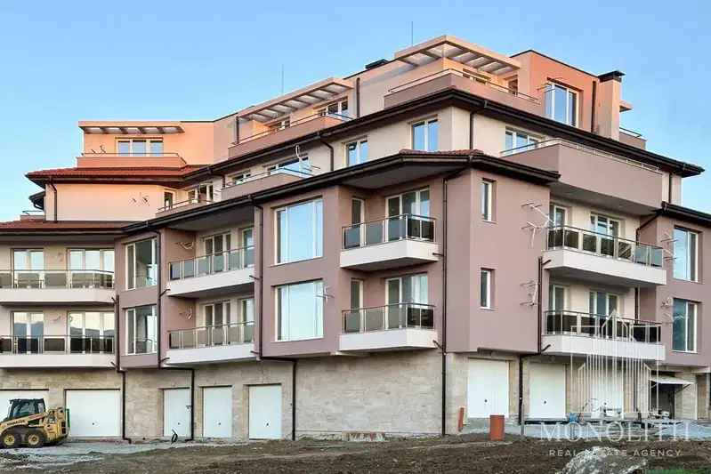 Тристаен апартамент в Бургас, Ахтопол