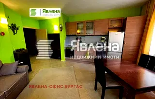 Тристаен апартамент в Бургас, Царево