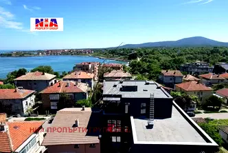 Тристаен апартамент в Бургас, Царево