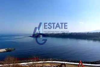 Тристаен апартамент в Бургас, Царево