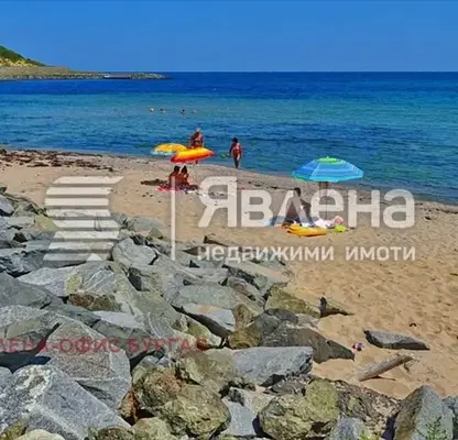 Снимка 3 — Тристаен апартамент в Бургас, Царево