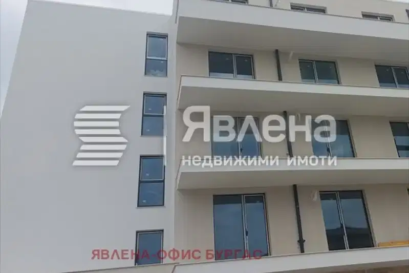 Тристаен апартамент в Бургас, Царево