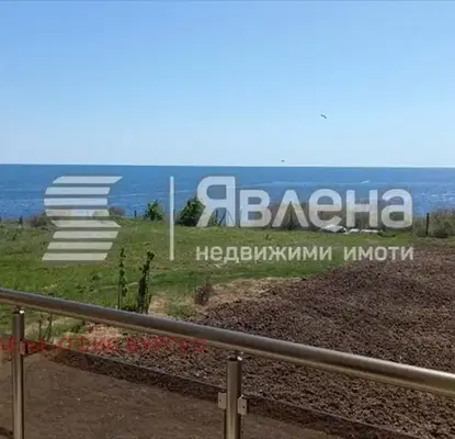 Снимка 5 — Тристаен апартамент с морска панорама в Царево