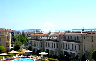 Тристаен апартамент в Бургас, Черноморец