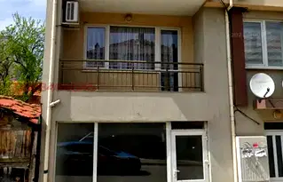 Тристаен апартамент в Бургас, Карнобат