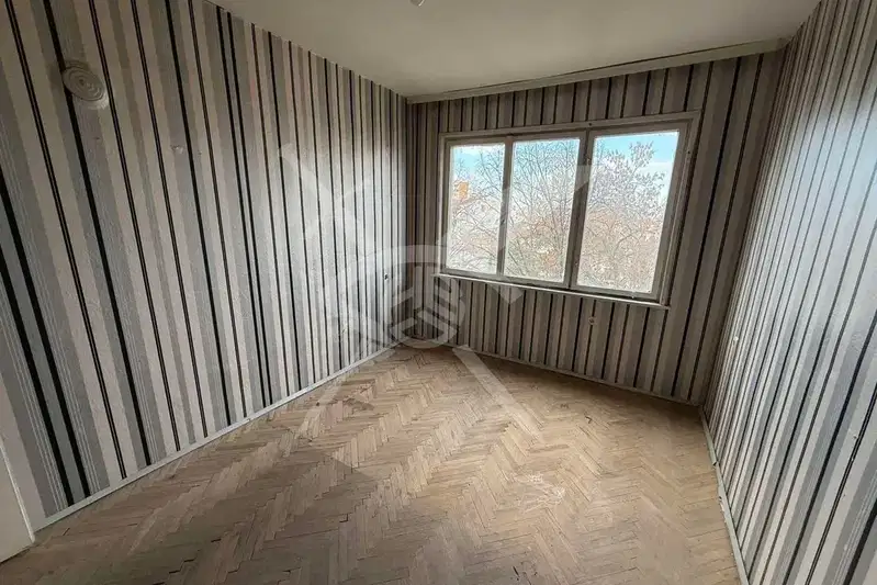 3-bedroom apartment in Oblast Burgas, Karnobat