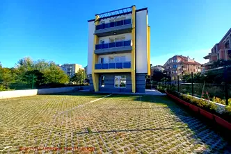 Тристаен апартамент в Бургас, Несебър
