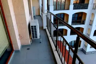 Тристаен апартамент в Бургас, Обзор