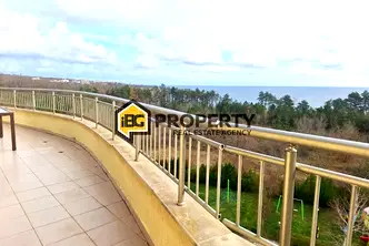 Тристаен апартамент в Бургас, Обзор