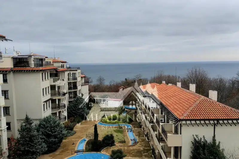 Тристаен апартамент в Бургас, Обзор
