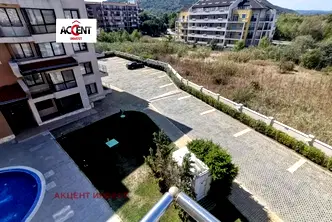 Тристаен апартамент в Бургас, Обзор