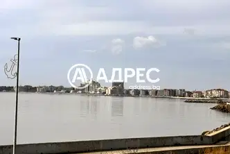 Тристаен апартамент в Бургас, Поморие