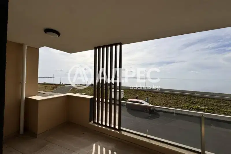 Тристаен апартамент в Бургас, Поморие