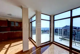 Тристаен апартамент в Бургас, Свети Влас
