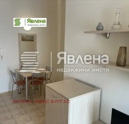 Снимка 3 — Тристаен апартамент в Бургас, Свети Влас
