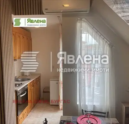 Снимка 3 — Тристаен апартамент в Бургас, Свети Влас