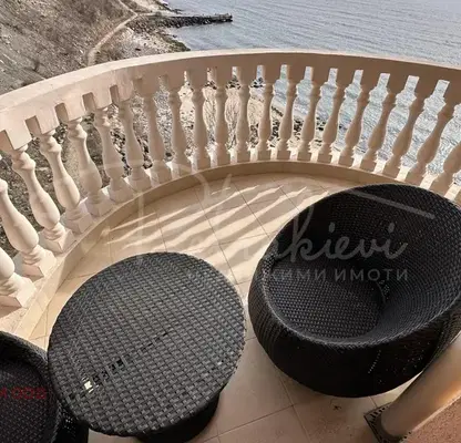 Снимка 5 — Тристаен апартамент с морска панорама в к.к. Елените