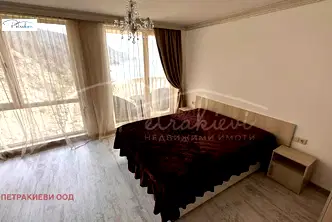 Тристаен апартамент в Бургас, к.к. Елените