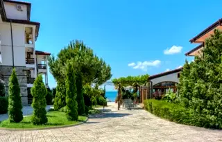 Тристаен апартамент в Бургас, к.к. Елените