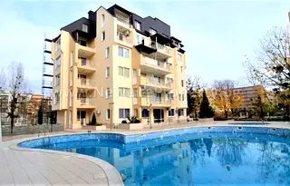 Тристаен апартамент в Бургас, к.к. Слънчев бряг